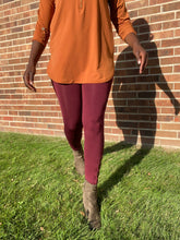 Load image into Gallery viewer, Tummy Control Seamless Capri Leggings