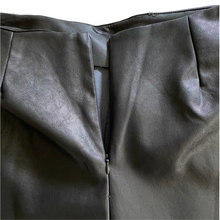 Load image into Gallery viewer, Peru Black Skort