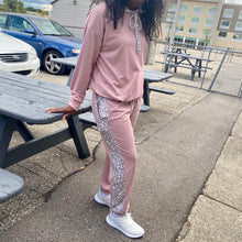 Load image into Gallery viewer, Chill Jogger Pants