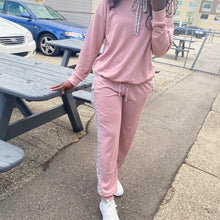 Load image into Gallery viewer, Chill Jogger Pants