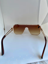 Load image into Gallery viewer, Oversized Divas Sunglasses
